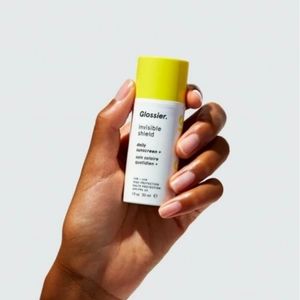 Glossier Invisible Shield Daily Sunscreen +